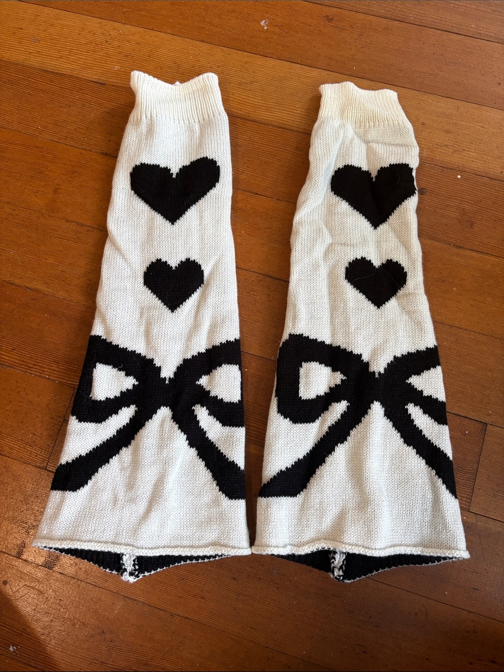Women’s Cream Knit Leg Warmers with Black Heart & Bow Motif